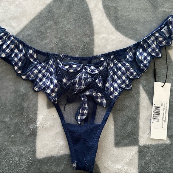 LILY EMBROIDERY HIPSTER THONG SIZE 1 - Picture 10 of 13